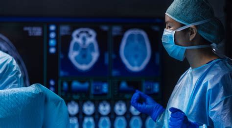 Formación médica y académica de un neurocirujano