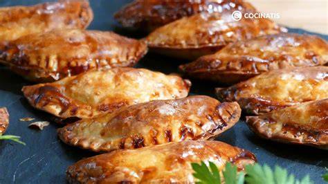 Empanadillas doradas en un horno