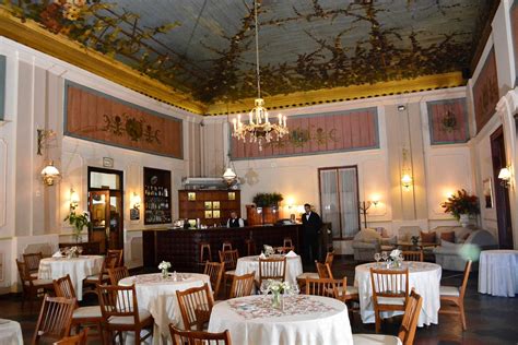 Restaurante del Gran Hotel Tito con platos caseros