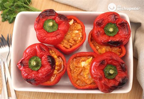 Huevos rellenos de atún y pimientos