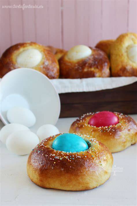 Monas de Pascua tradicionales con huevos duros