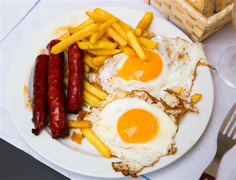 Ingredientes para Chorizo Criollo con Huevos y Patatas