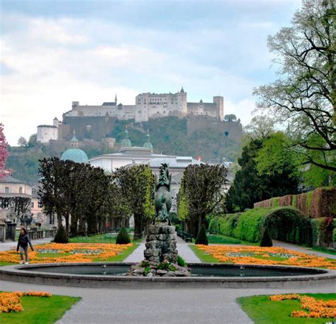 Jardines de Mirabell con la Fuente de Pegaso