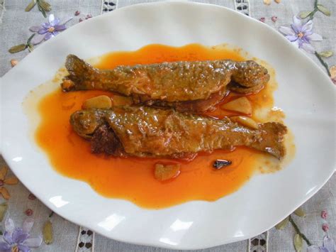 Truchas fritas en escabeche