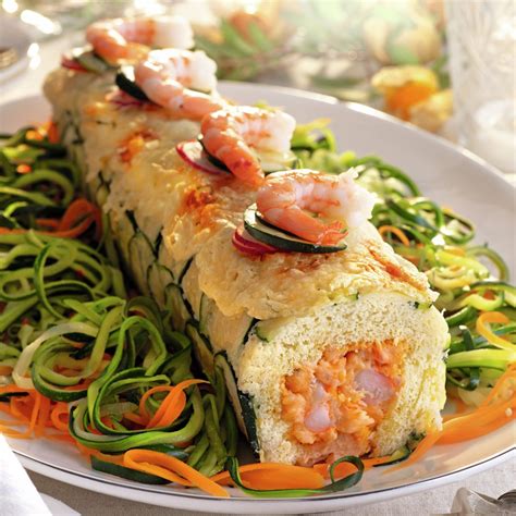 Brazo de gitano salado decorado con gambas