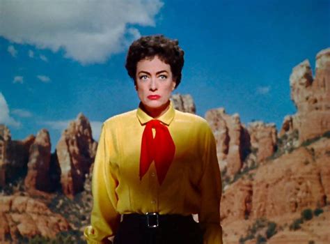 Joan Crawford en una pose desafiante en 