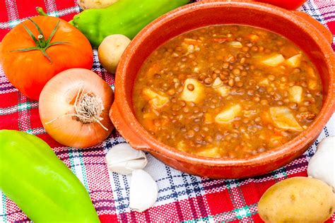 Platos variados de comida casera para llevar