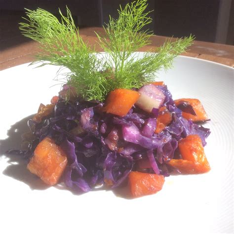 Verduras salteadas en sartén: calabaza, hinojo y col lombarda