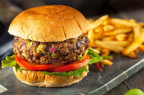 Hamburguesa vegana saludable con acompañamientos