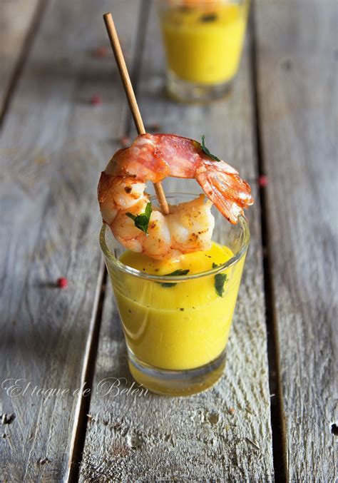 Vasitos con mayonesa de mango y langostinos