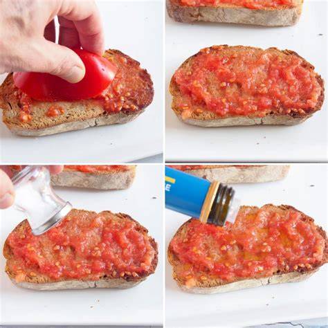 Restregando tomate sobre el pan