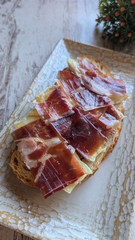 Jamón ibérico sobre el pan