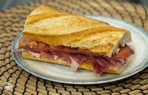 Bocadillo de jamón ibérico terminado