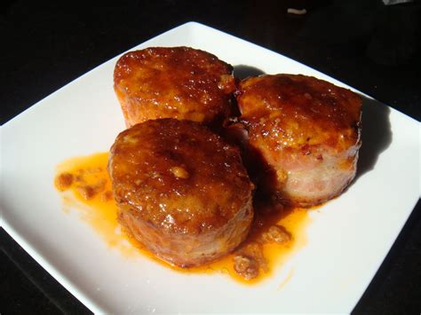 Medallones de solomillo con alioli de sobrasada y miel gratinados