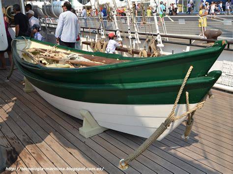 Barco bacaladero tradicional portugués