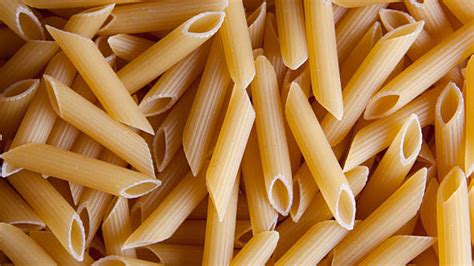 Comparación entre penne rigate y macarrones