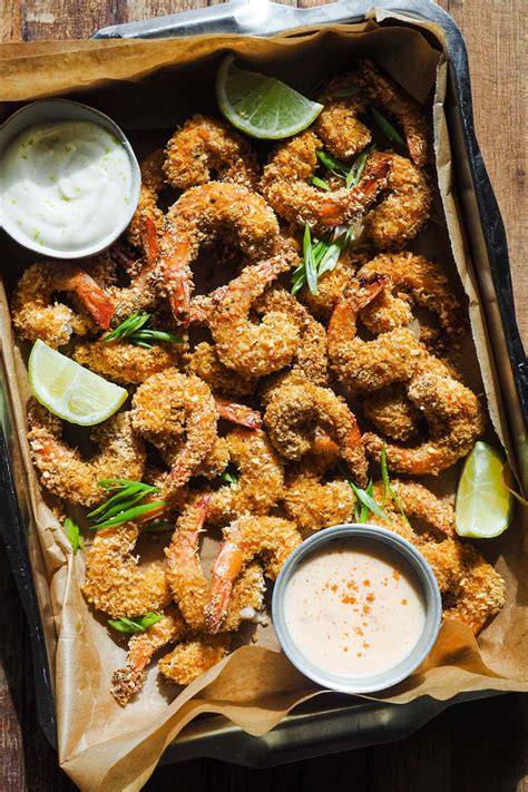 Langostinos rebozados con salsa bang bang