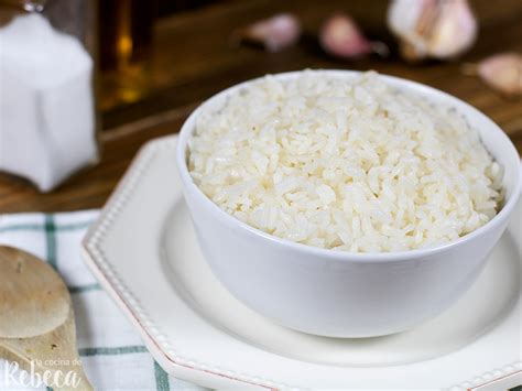 Arroz blanco recién cocido