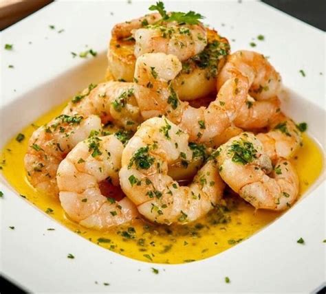 Camarones al ajillo en sartén