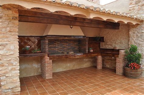 Ilustración de una barbacoa de obra con grietas visibles