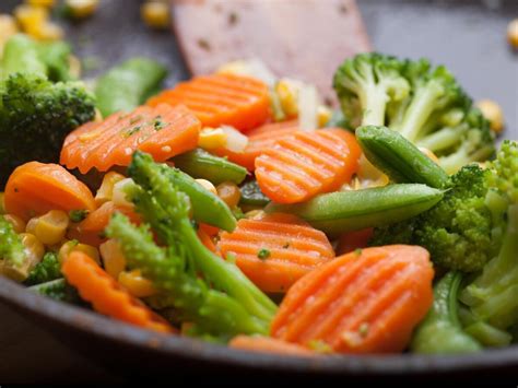 Merluza con muselina y guarnición de verduras