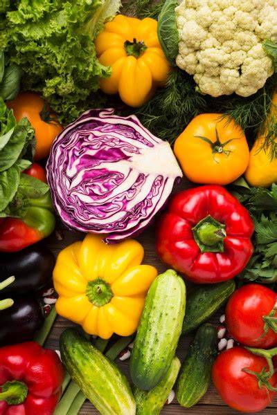 Selección de verduras frescas y coloridas para un panaché