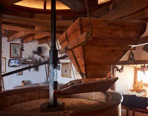 Interior de un molino de gofio tradicional