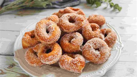 Variedad de roscos y rosquillas tradicionales