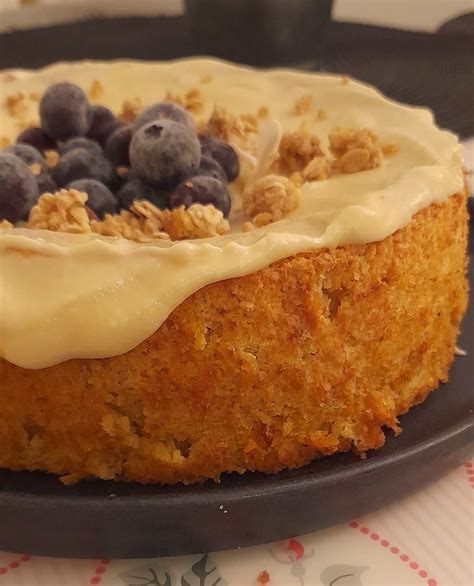 Bizcocho de boniato decorado con topping