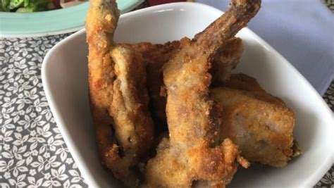 Fritura de conejo empanado