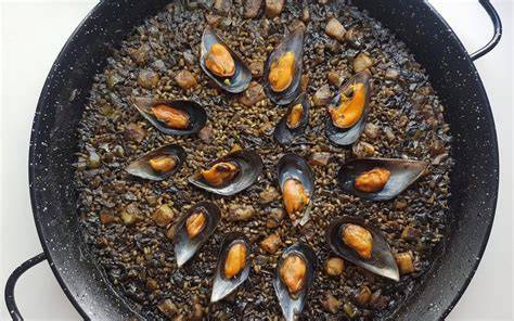 Ingredientes clave para paella con sepia