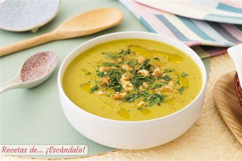 Thermomix preparando una crema de verduras