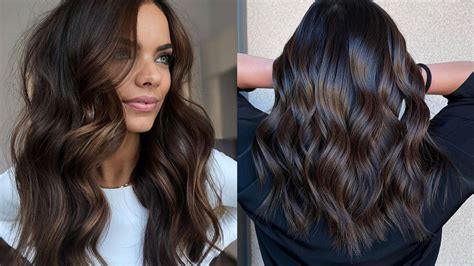 Aplicación de tinte en cabello castaño oscuro