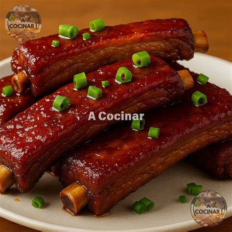 Costillas glaseadas sobre bandeja de horno