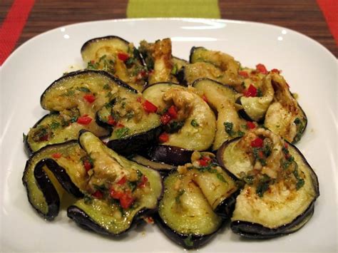 Berenjenas cocinadas en diferentes platos