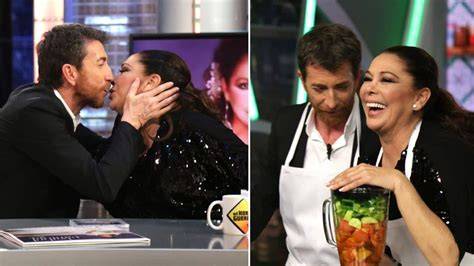 Isabel Pantoja preparando gazpacho en televisión