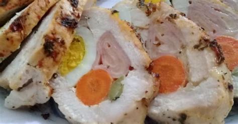 Arrollado de pollo recién salido del horno