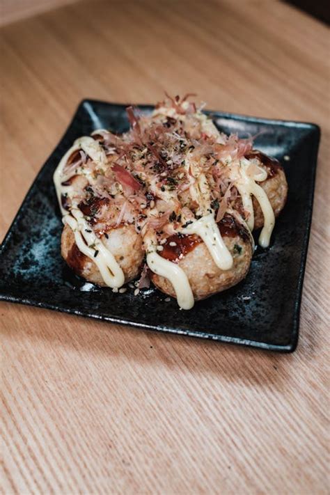 Plato de Takoyaki con mayonesa japonesa