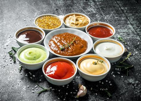 Variedad de salsas de la marca Kewpie