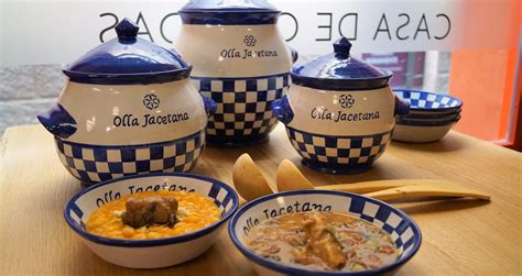 Diseño de la vajilla de la Olla Jacetana con ajedrezado y exafolia