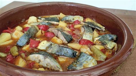 Llampuga con pimientos en cazuela de barro