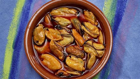 Mejillones frescos y en escabeche para ensaladas
