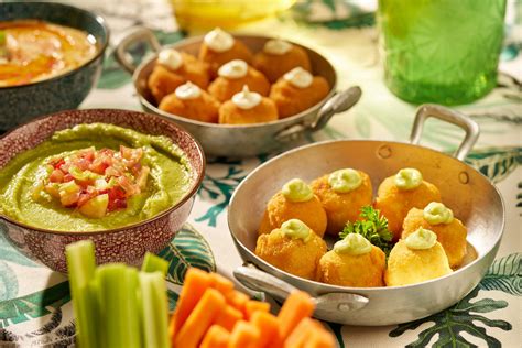 Variedad de salsas para acompañar croquetas