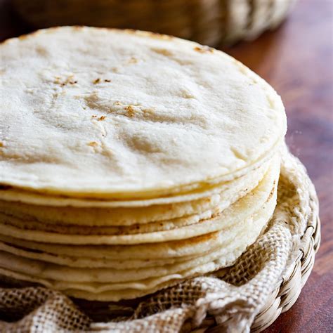 Tortillas de maíz calientes y suaves