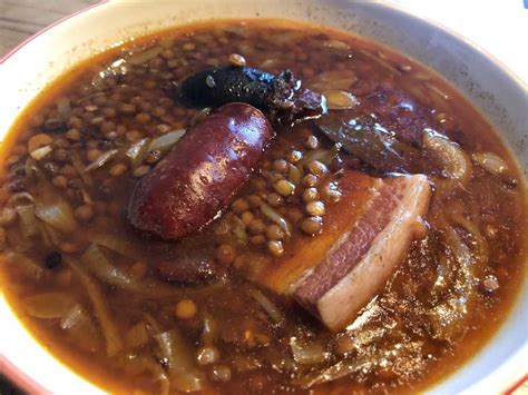 Ingredientes para lentejas con chorizo, panceta y morcilla