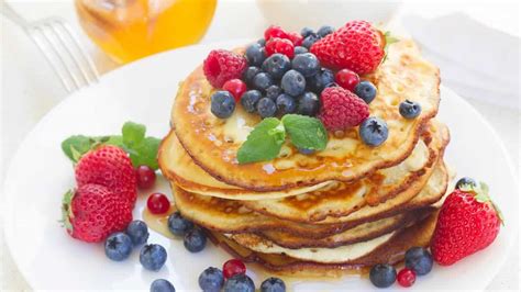 Variedad de toppings saludables para tortitas de avena