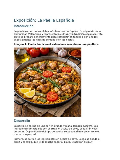 Plato de paella con su característico color amarillo dorado