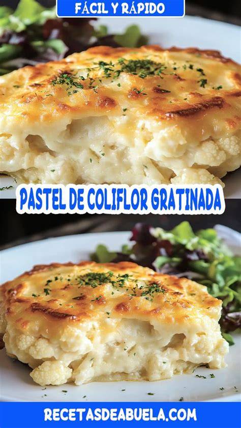 Pastel de coliflor recién horneado y cortado en porciones
