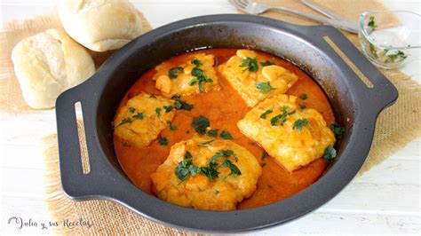 Bacalao a la llauna en un recipiente de hojalata