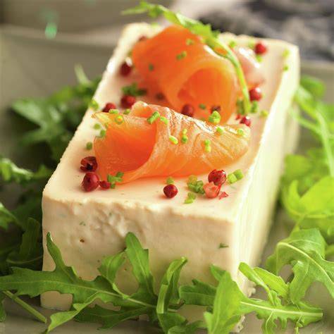 Presentación de mousse de salmón ahumado